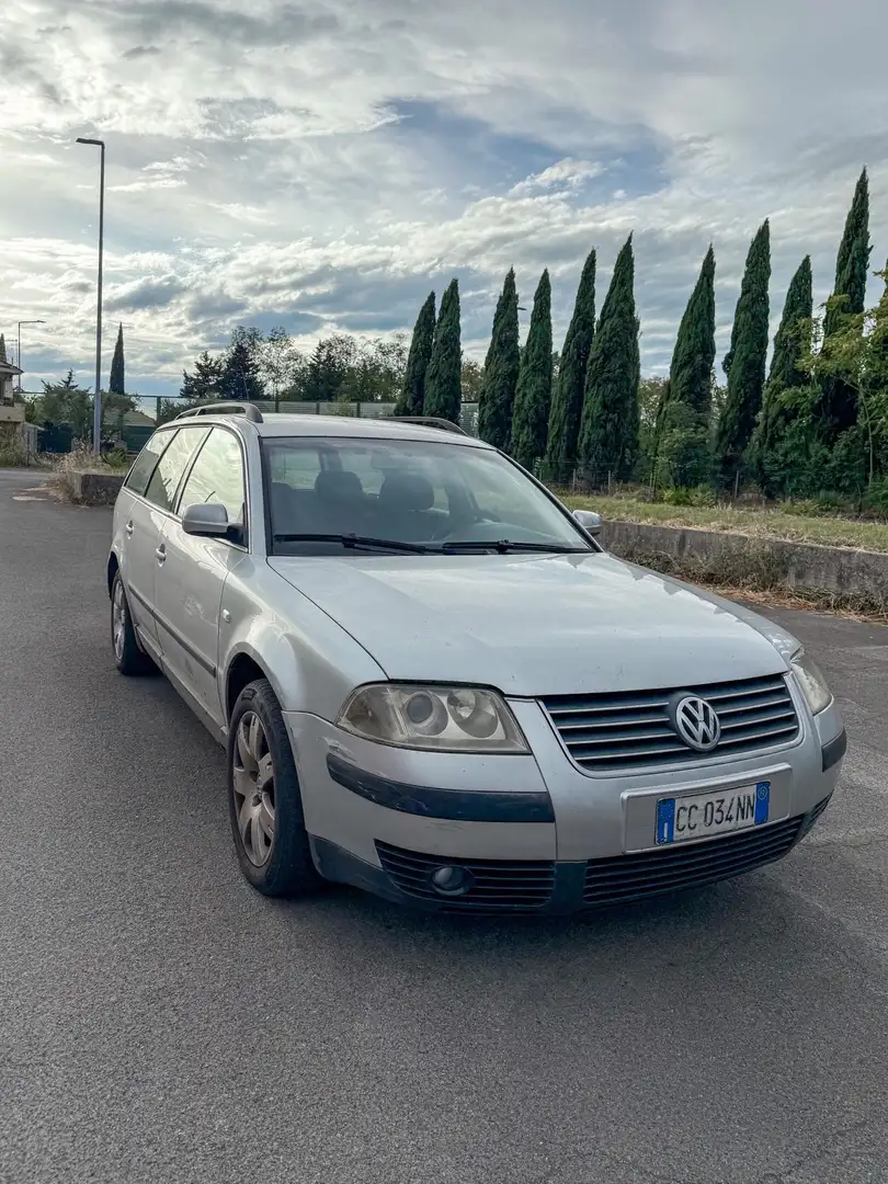 Volkswagen Passat Familcar 1.6 td GL - 1