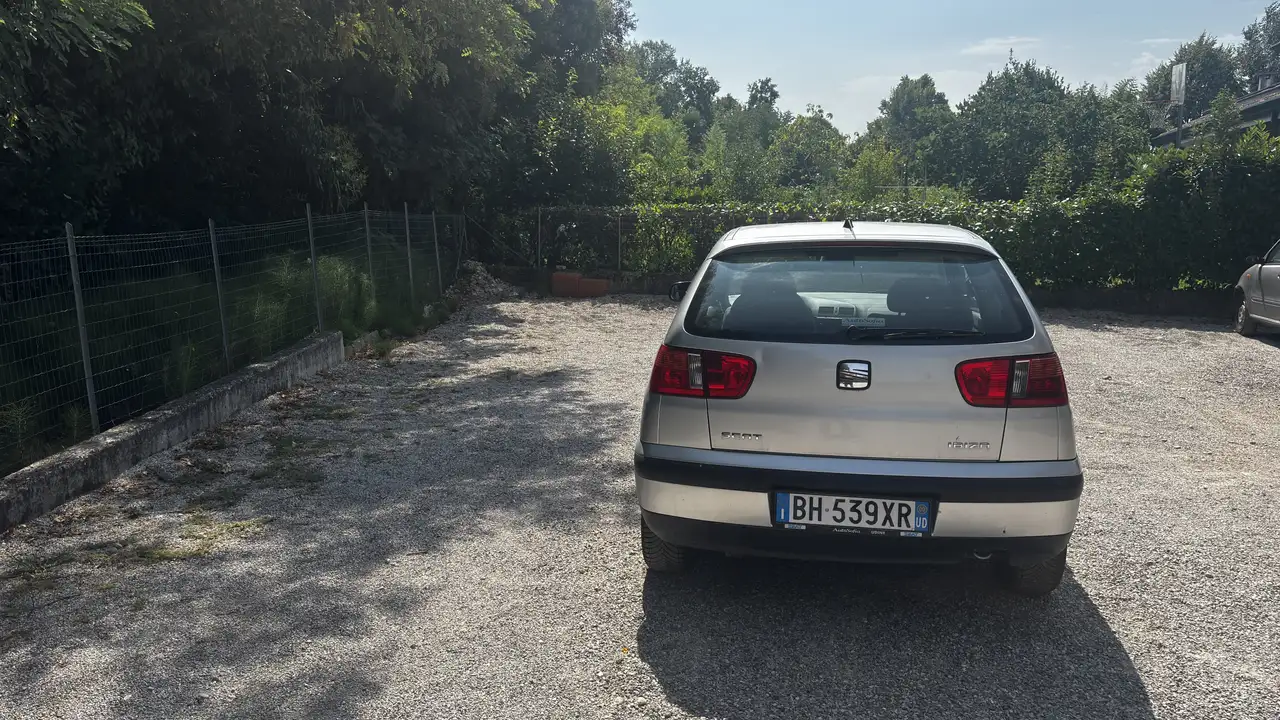 SEAT Ibiza 3p 1.6 Signo c/clima, foto 2