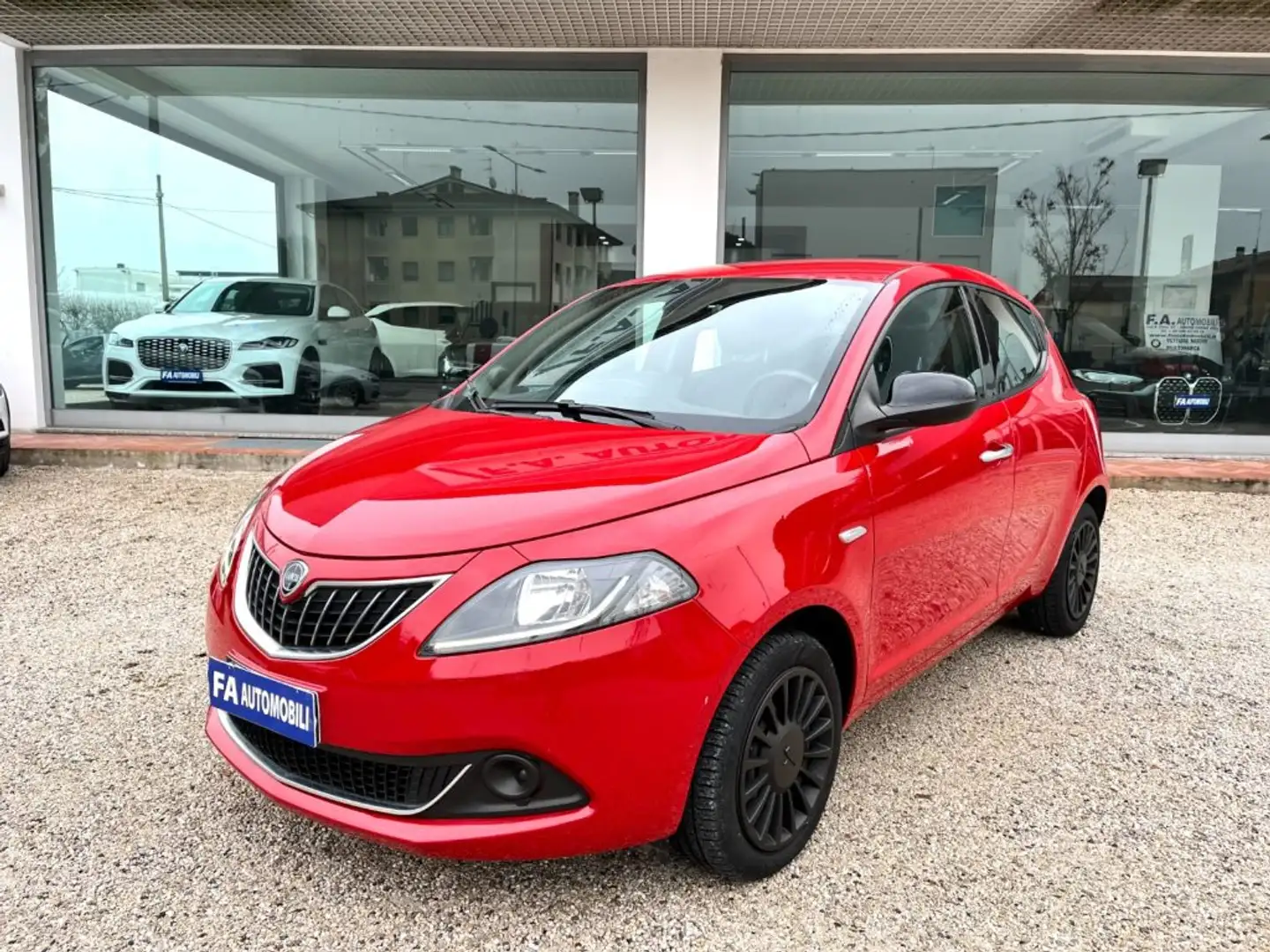 Lancia Ypsilon 1.0 FireFly 5 porte S&S Hybrid Ecochic Silver MHEV Rosso - 2