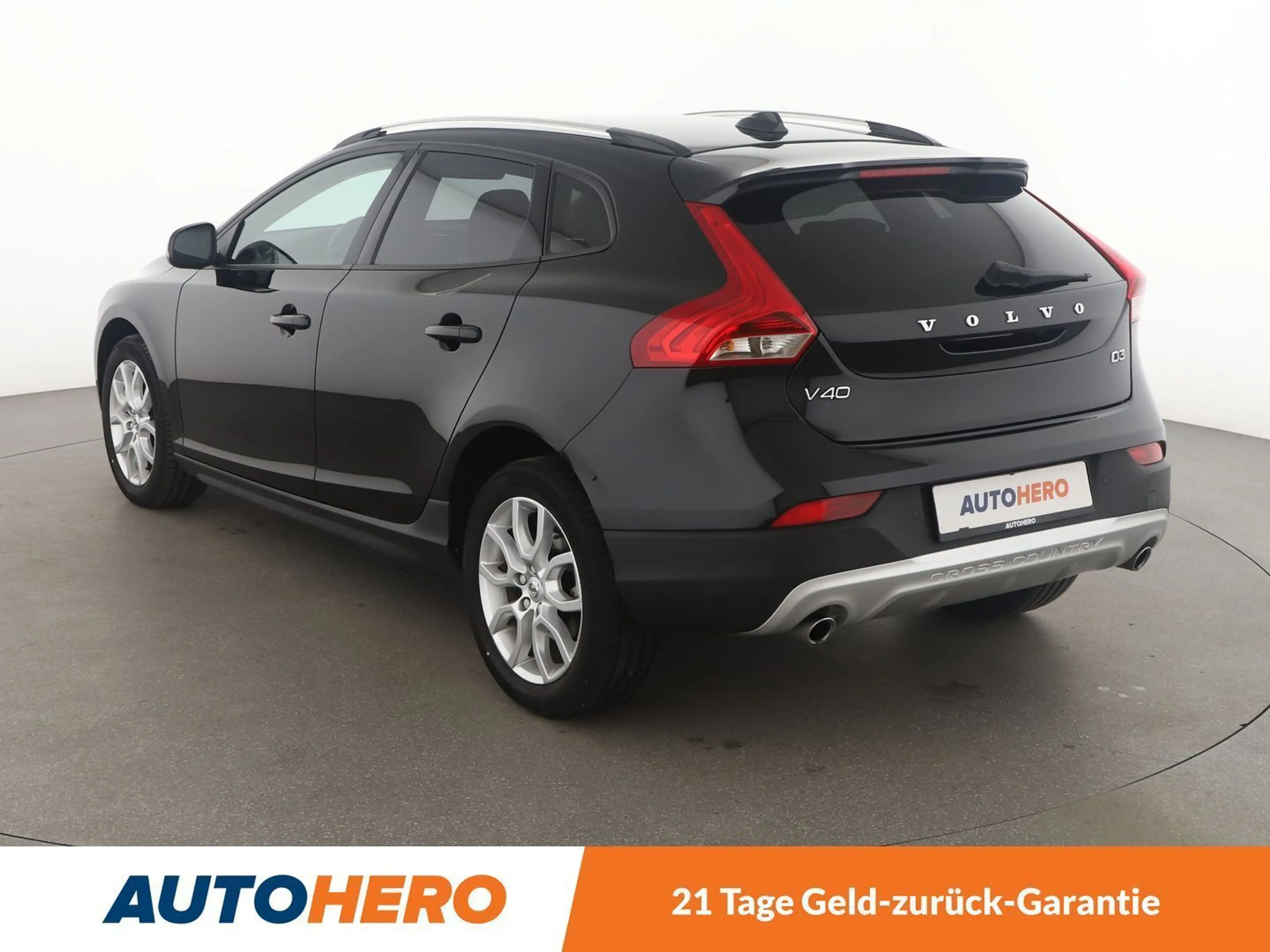 Volvo V40 Cross Country 2.0 D3 Plus*LED*NAVI*TEMPO*CAM*PDC*SHZ*KLIMA* — photo 4