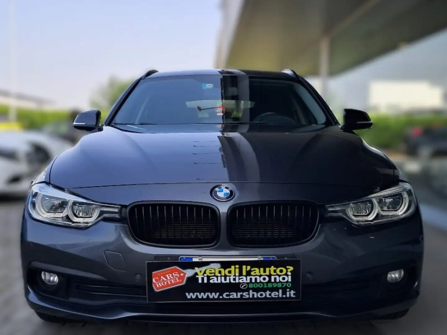 BMW 318 d Touring Business Advantage aut. Grau - 1