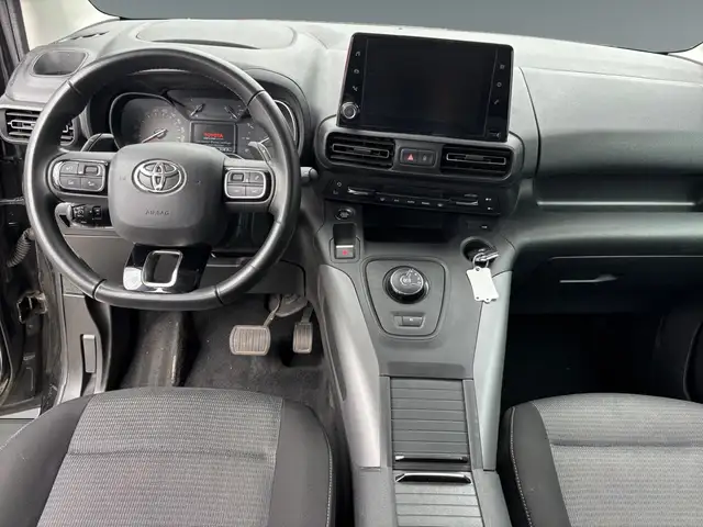 Toyota Proace City view 11