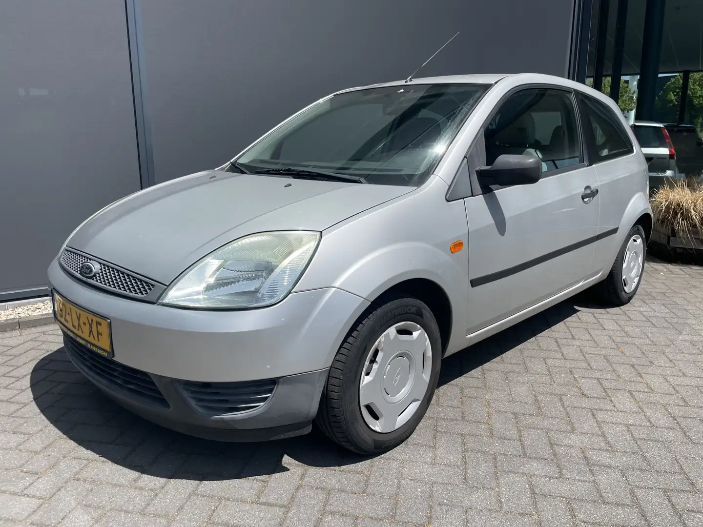 Ford Fiesta 1.25-16V Celebration - Nieuwe APK - Eerste eigenaa Gris - 2
