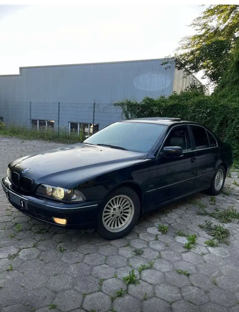 BMW 528 528i - 1
