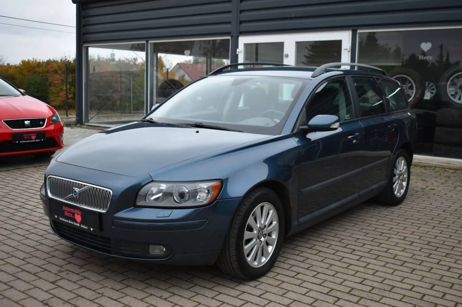 Volvo V50 Kombi 2.4i Kinetic/Klima/TÜV/SHZ/ Blau - 1