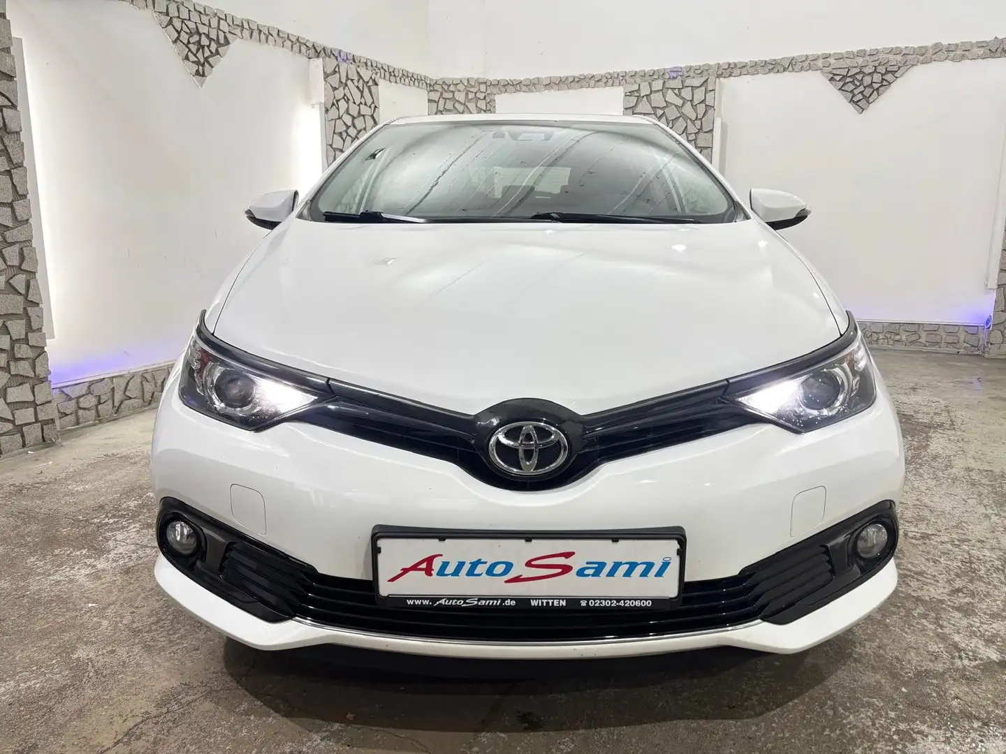 Toyota Auris Team D 1.HAND NAVI KLIMAA. RÜCKFAHRKAMERA Weiß - 2