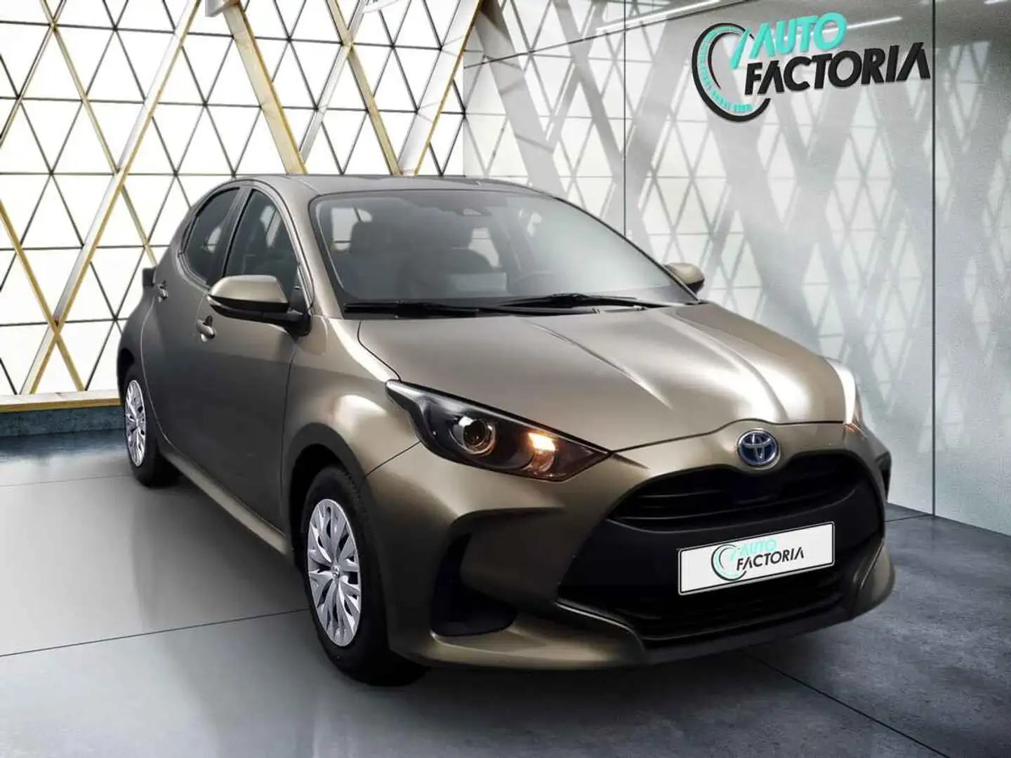 Toyota Yaris -30% 1.5 HYB 116cv BVA +GPS+CAM+CLIM+Options Bronze - 2