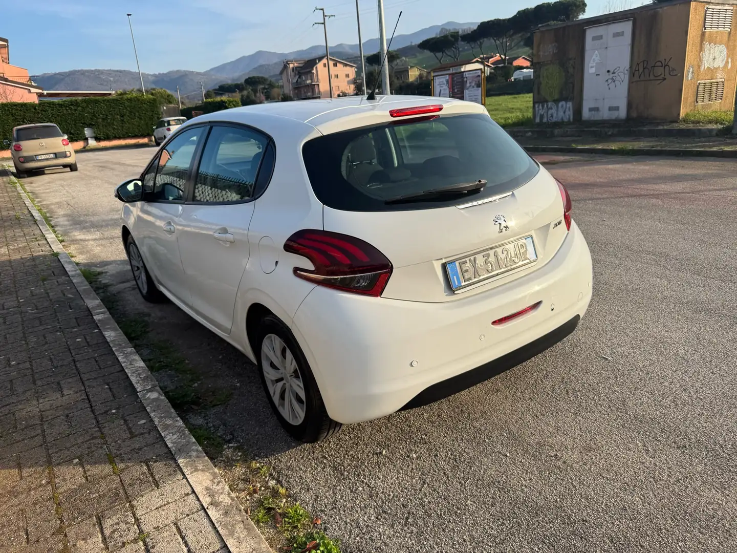 Peugeot 208 5p 1.4 hdi leggi note - 2