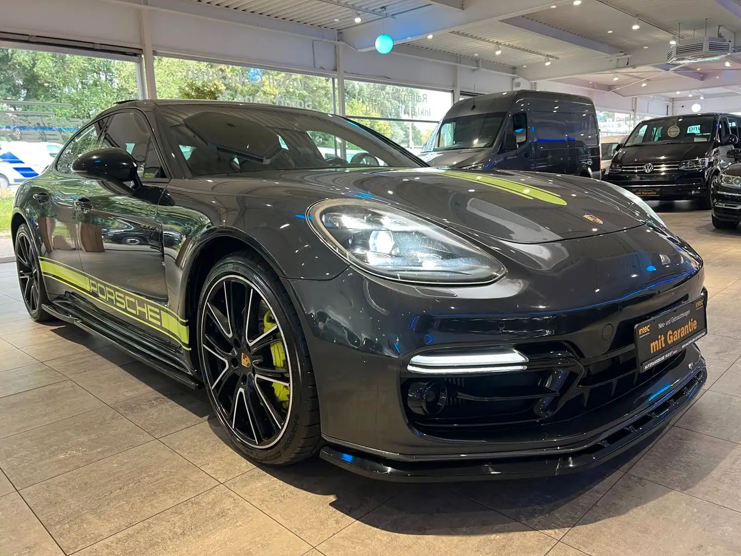 Porsche Panamera 4 E-Hybrid *Sport Design* Noir - 1