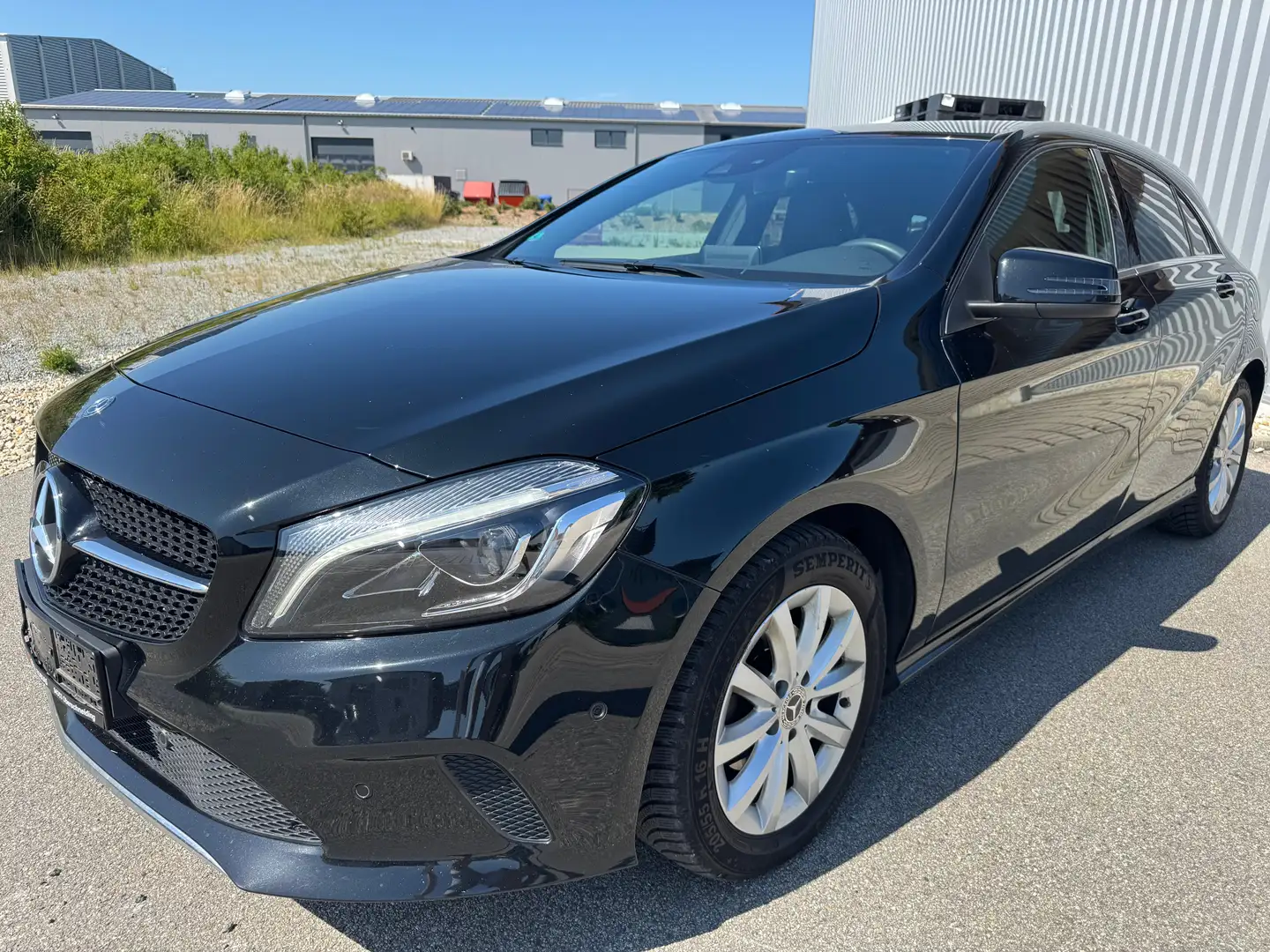 Mercedes-Benz A 180 A 180 CDI / d BlueEfficiency (176.012) Noir - 1