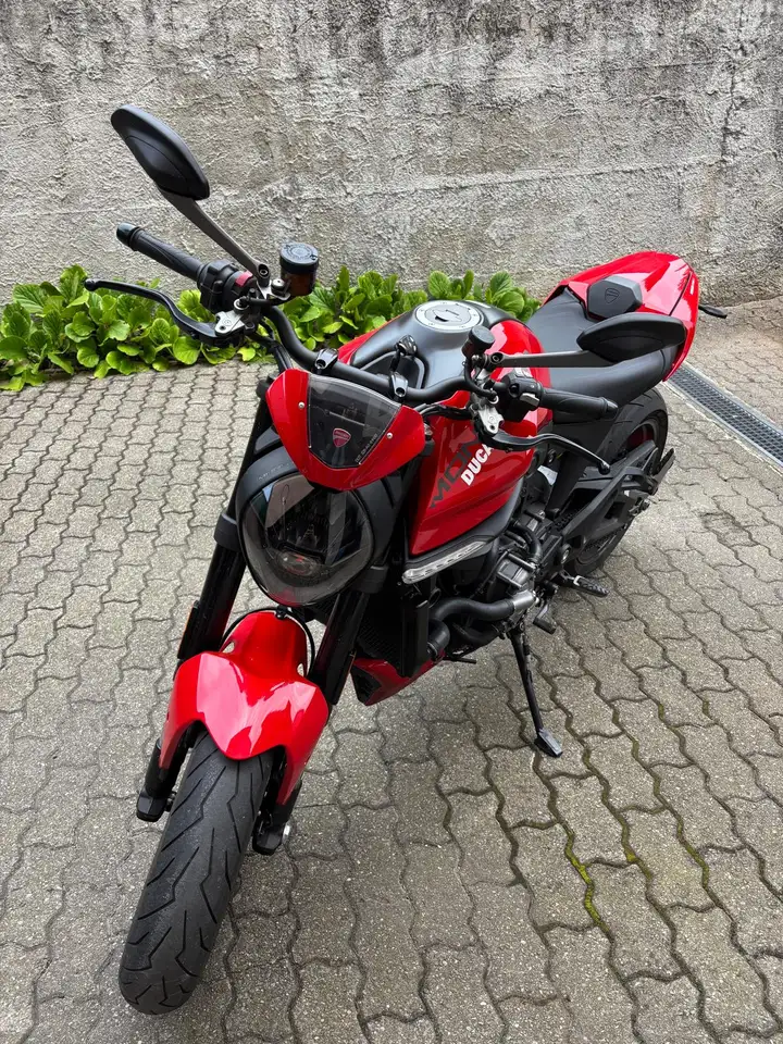 Ducati Monster 937