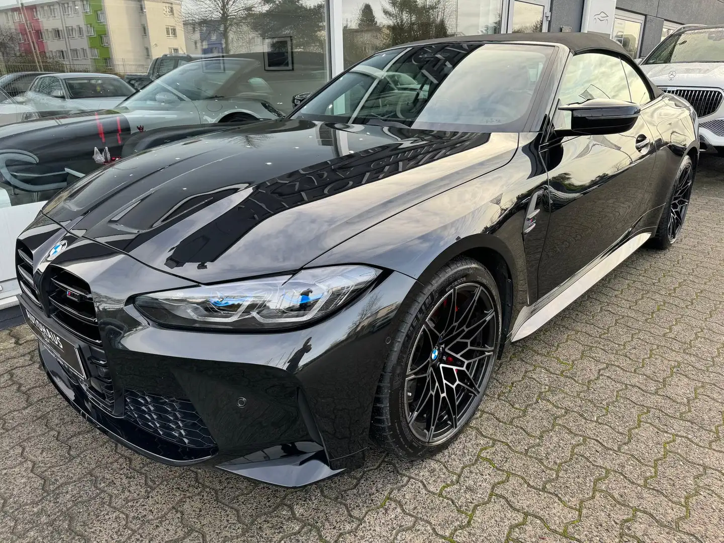 BMW M4 Cabrio xDrive Competition*Laser*H&K*M-DRIVE* Black - 2