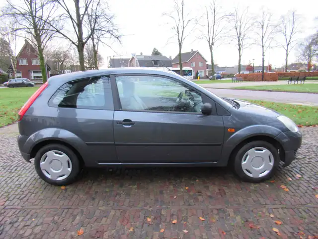 Ford Fiesta view 6