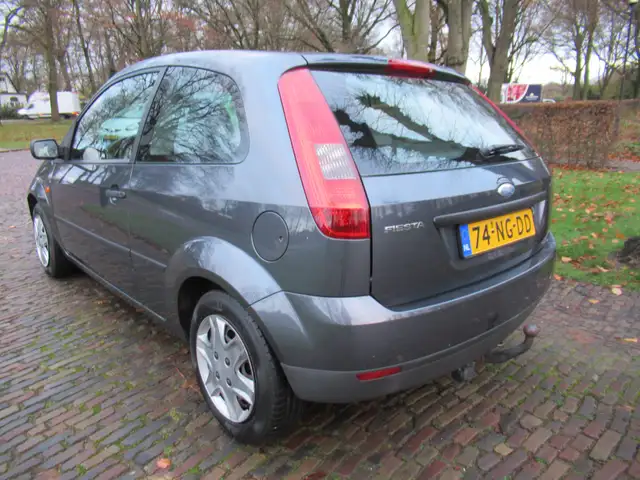 Ford Fiesta view 4