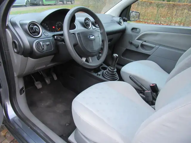 Ford Fiesta view 7