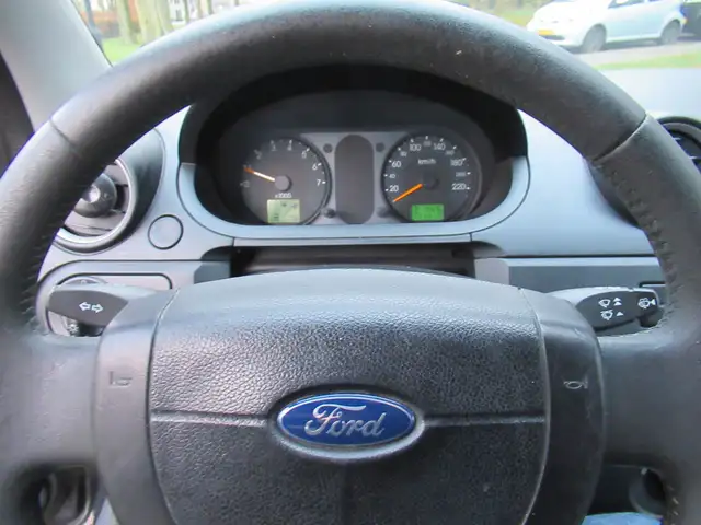 Ford Fiesta view 11