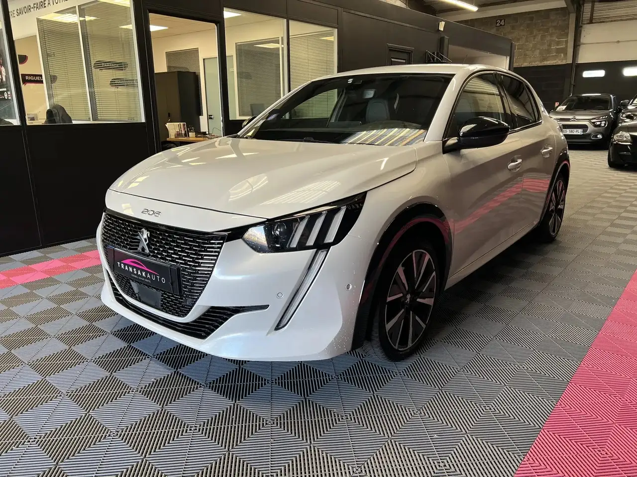 Peugeot 208 208 — photo 5