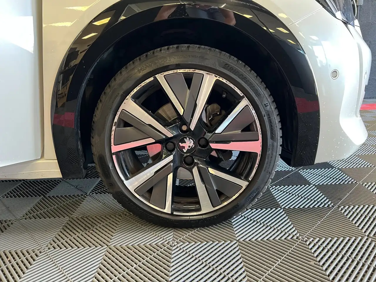 Peugeot 208 208 — photo 13
