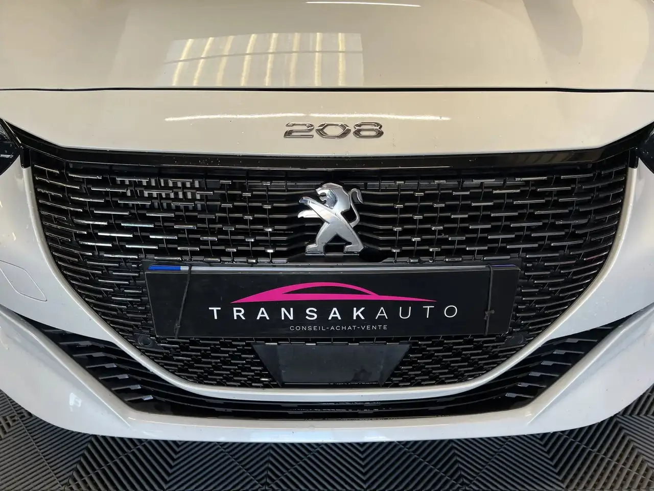 Peugeot 208 208 — photo 41