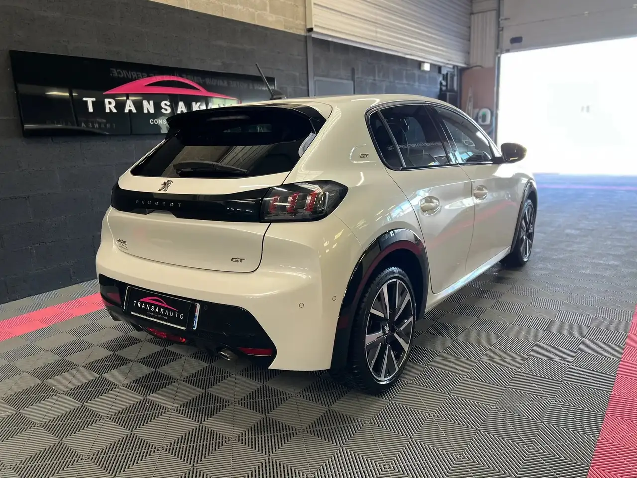 Peugeot 208 208 — photo 2