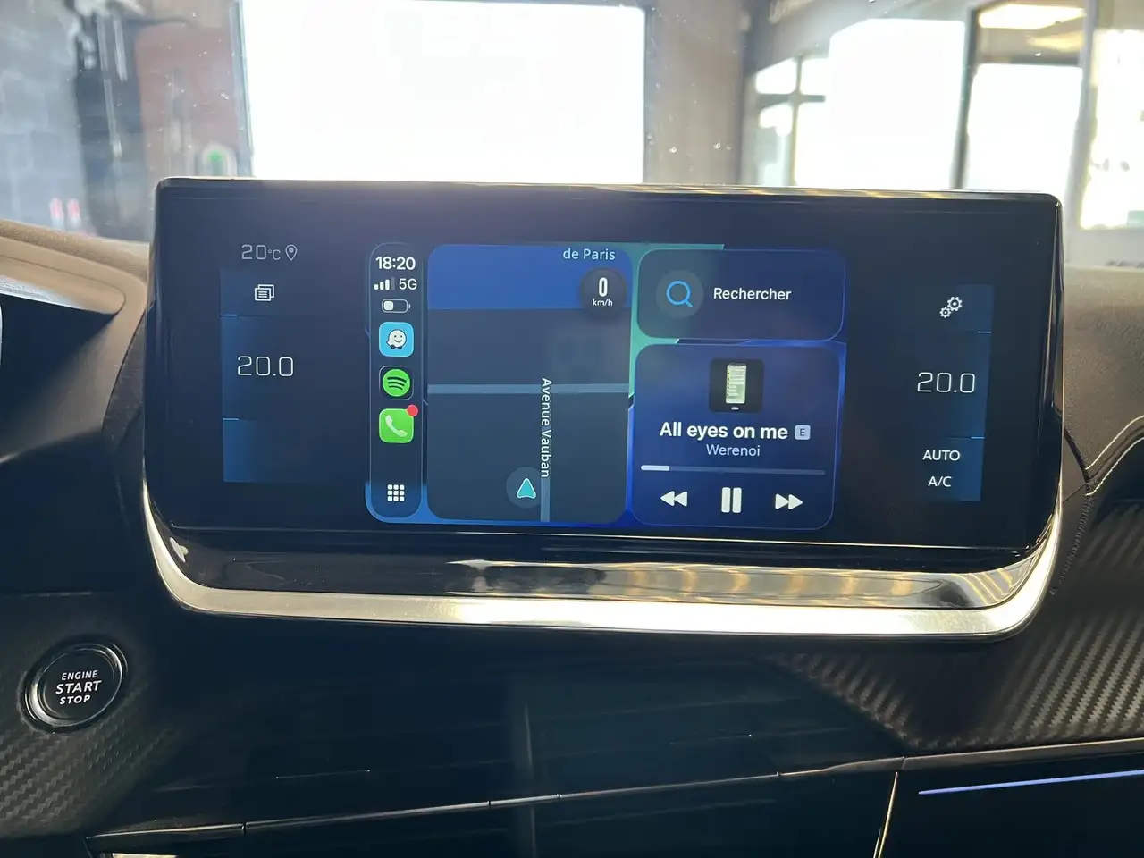 Peugeot 208 208 — photo 24
