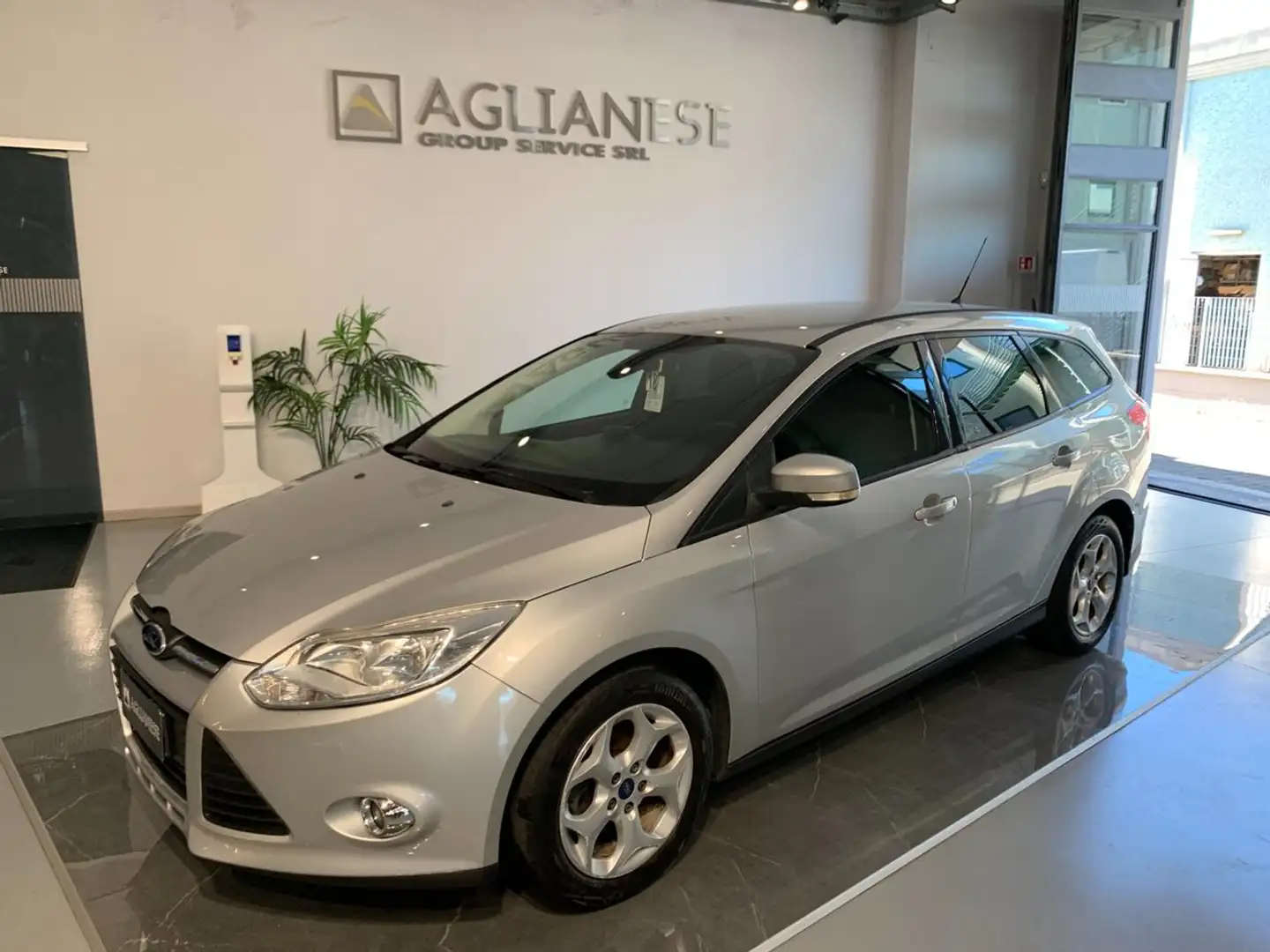 Ford Focus 1.6 120 CV GPL SW Titanium Plateado - 1