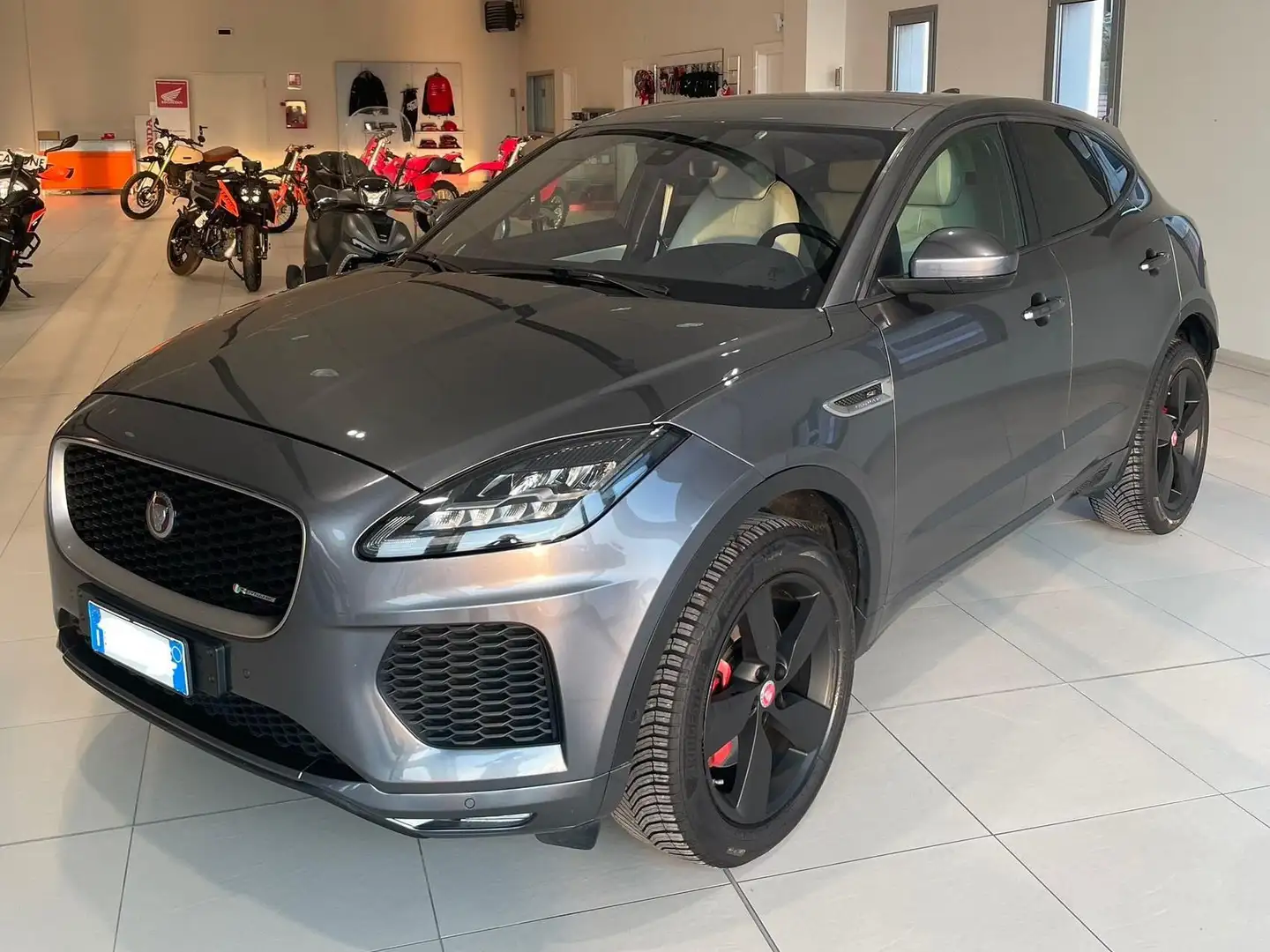 Jaguar E-Pace E-Pace 2017 2.0 i4 R-Dynamic SE awd 249cv auto Grigio - 1
