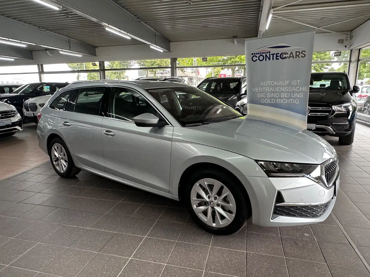 Skoda Octavia Combi 2.0 TDI Selection KAM+LED+17Z+FACE Silber - 1