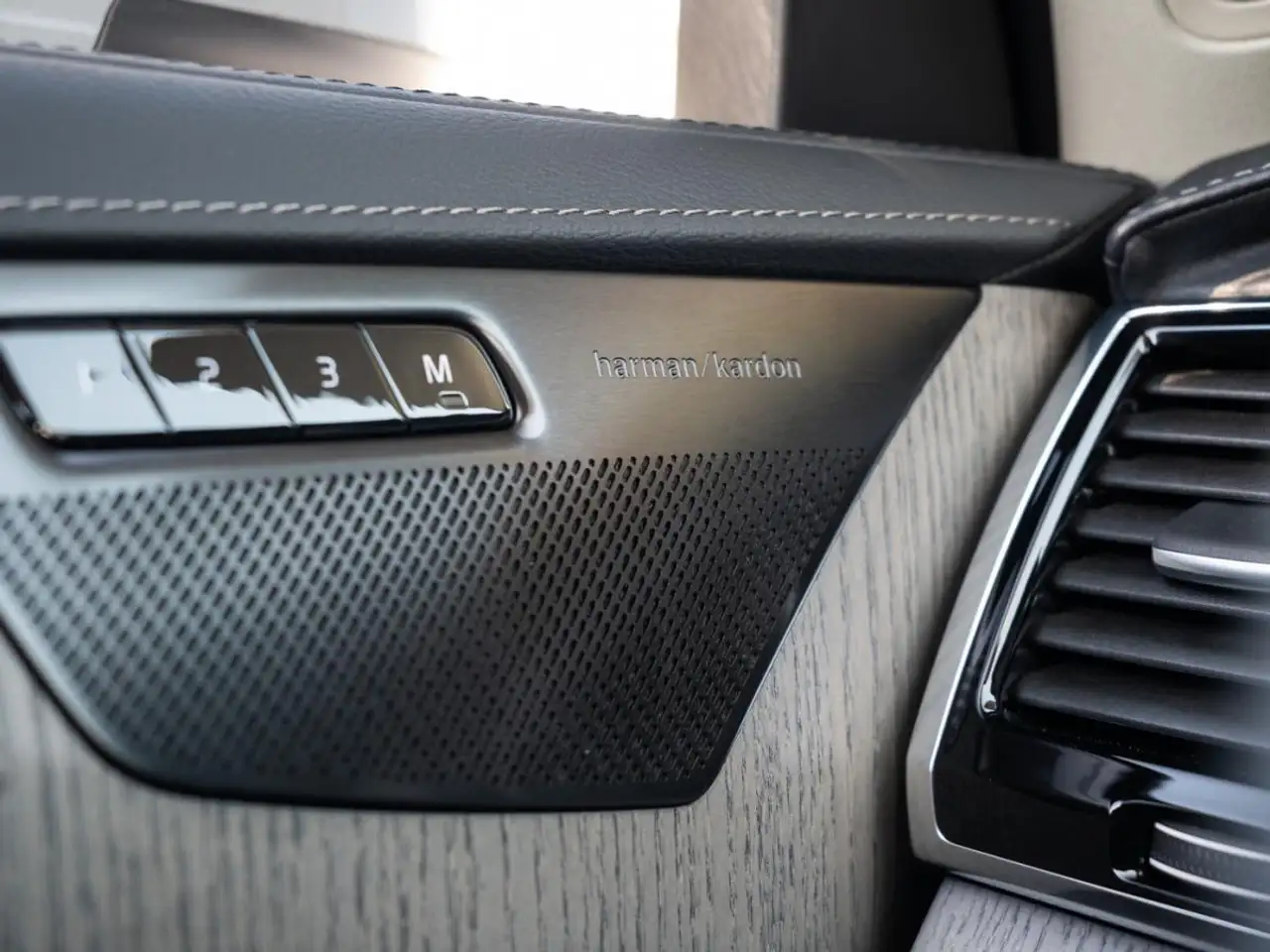 Volvo XC90 снимка Volvo XC90