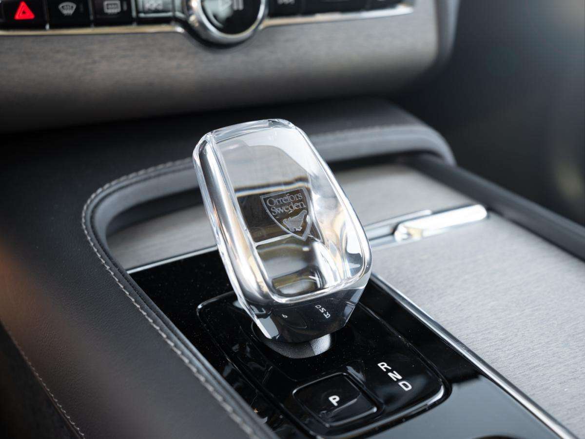 2025 Volvo XC90 B6 AWD ULTRA BRIGHT THEME thumb 14
