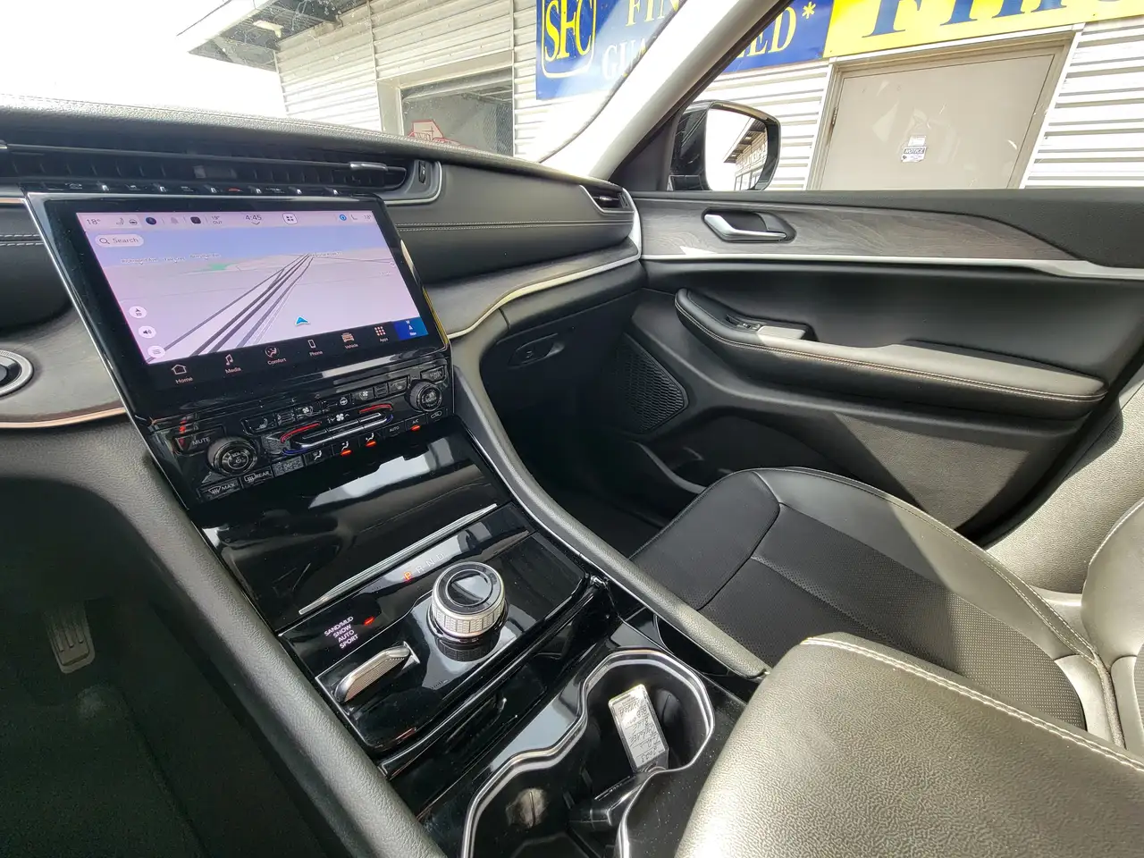 Jeep Grand Cherokee снимка Jeep Grand Cherokee