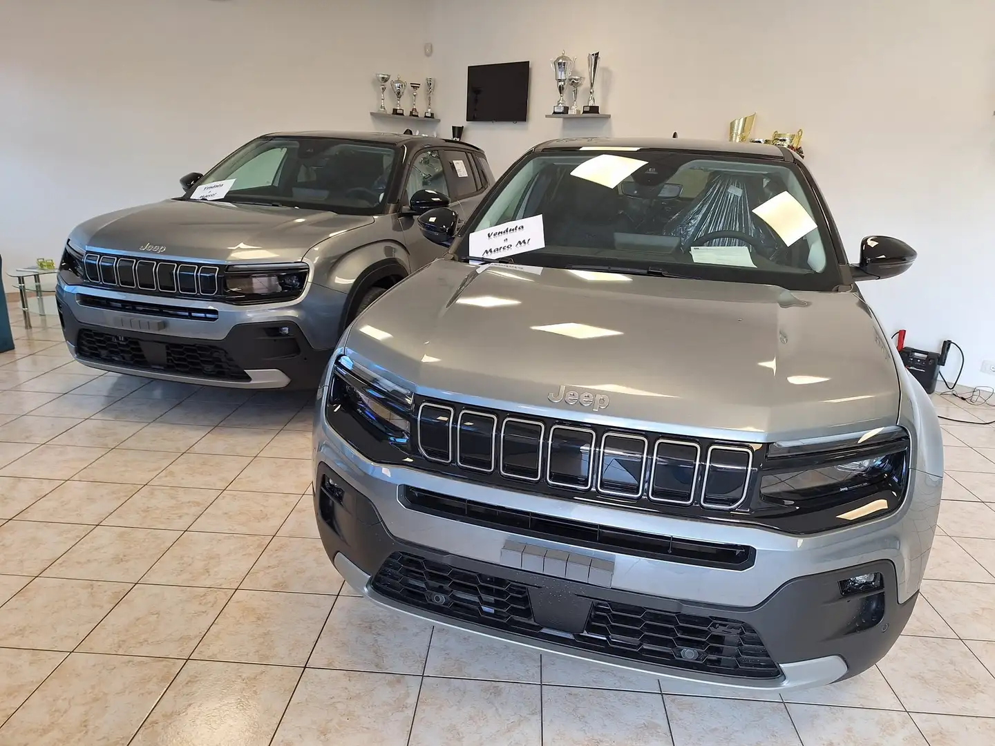 Jeep Avenger 1.2 turbo Summit Tetto Nero Argento - 1