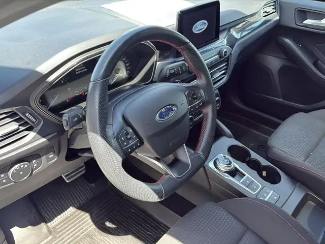 Ford Focus view 14