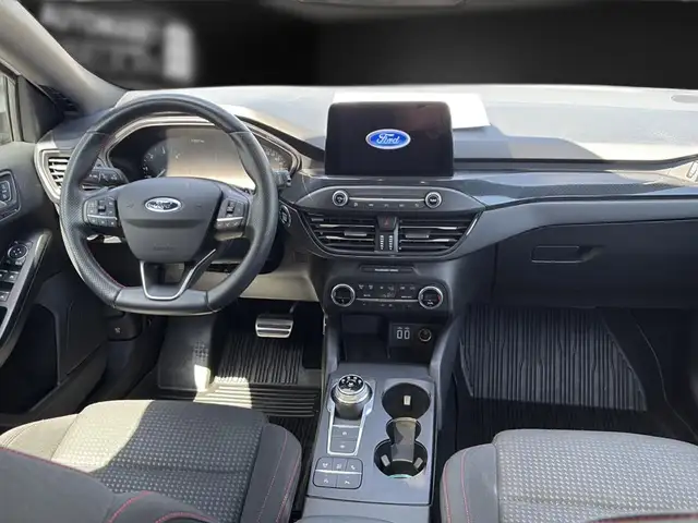 Ford Focus view 13