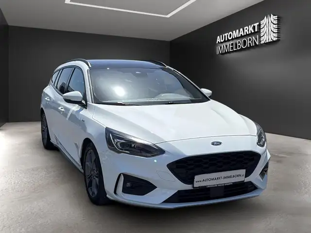 Ford Focus view 4