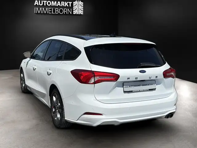 Ford Focus view 6