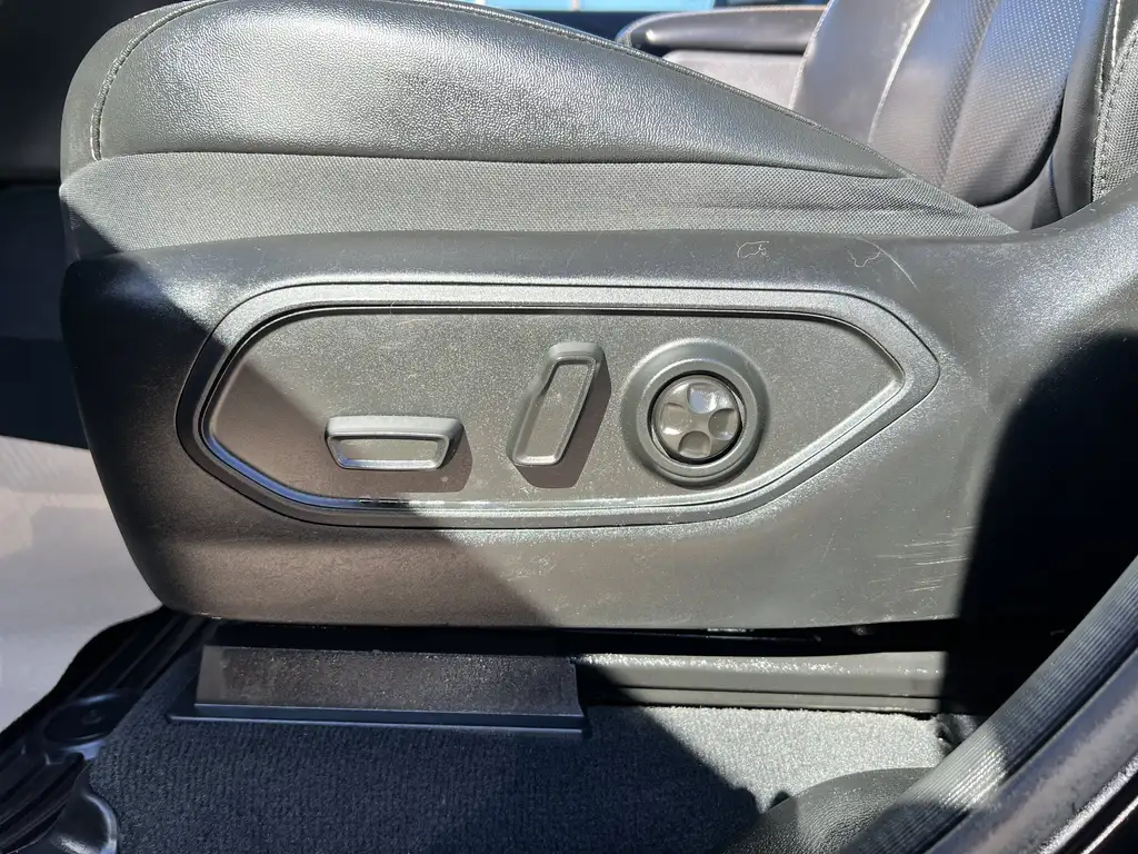 2023 Jeep Grand Cherokee Limited | Heated Steering Wheel | Power Liftgate | — photo 7