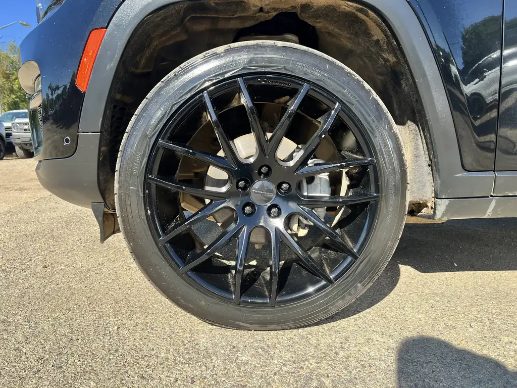 2023 Jeep Grand Cherokee Limited | Heated Steering Wheel | Power Liftgate | — photo 3