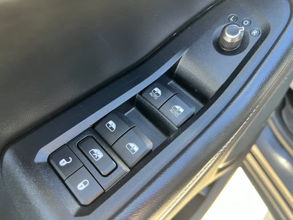 2023 Jeep Grand Cherokee Limited | Heated Steering Wheel | Power Liftgate | — photo 6