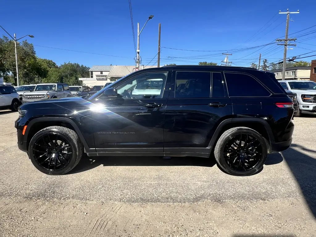 2023 Jeep Grand Cherokee Limited | Heated Steering Wheel | Power Liftgate | — photo 4