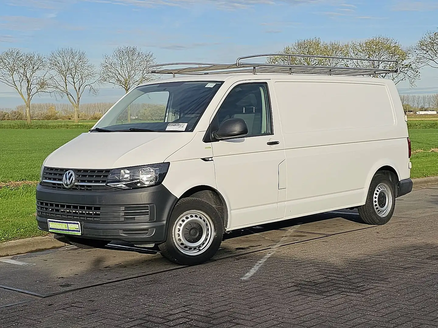 Volkswagen T6 Transporter 2.0 TDI L2H1 Trekhaak Imperiaal Navi Airco Cruise Weiß - 1