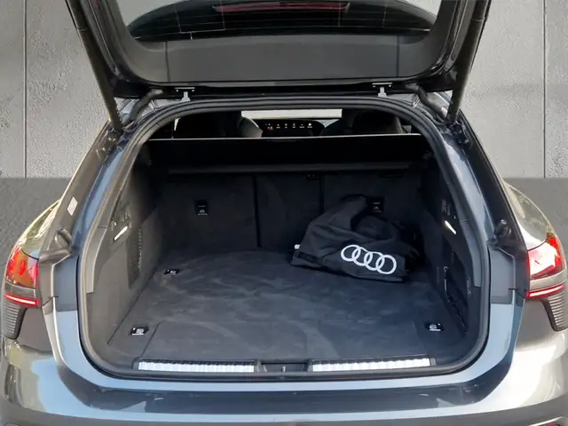 Audi A6 view 13