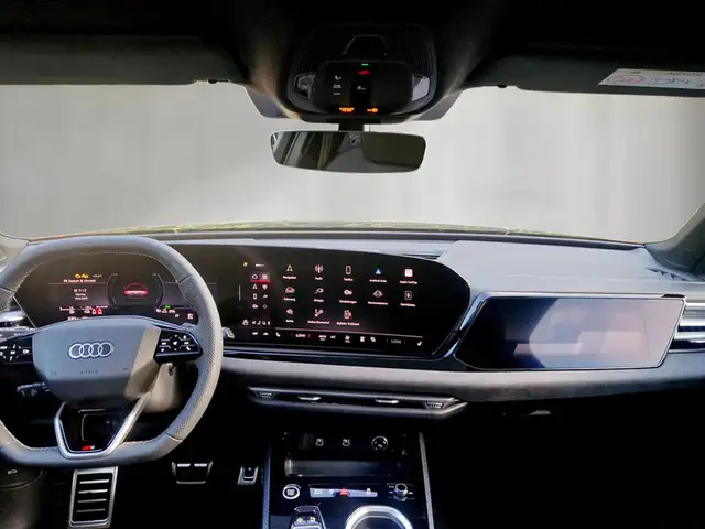 Audi A6 view 12