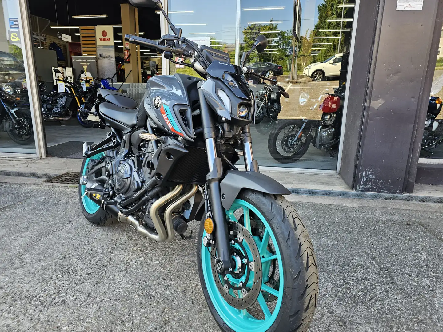 Yamaha MT-07 Gris - 2