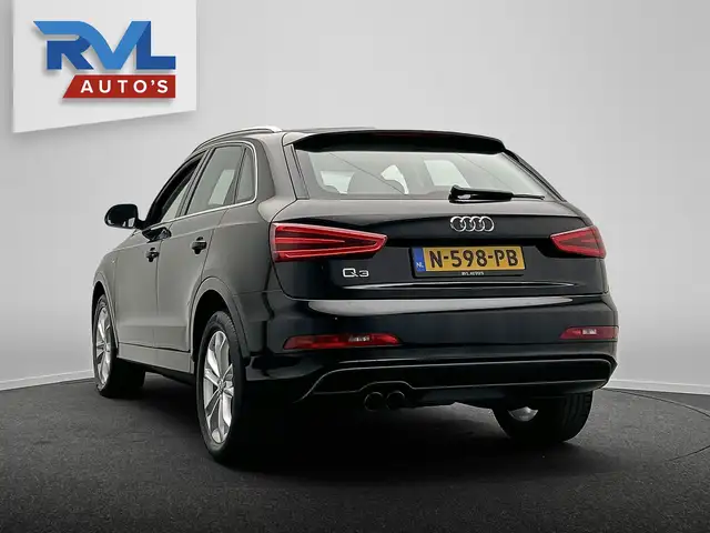 Audi Q3 view 3