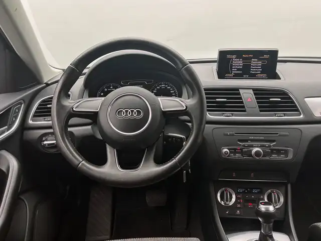 Audi Q3 view 29