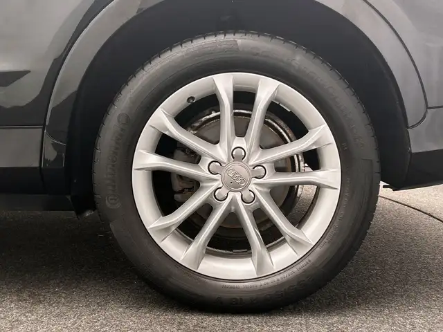 Audi Q3 view 22
