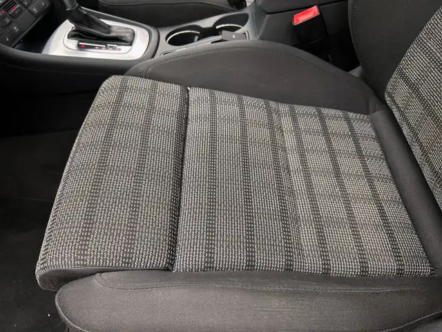 Audi Q3 view 15