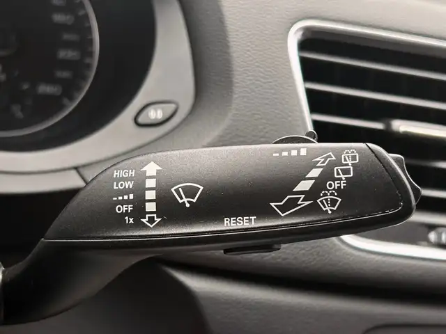 Audi Q3 view 28