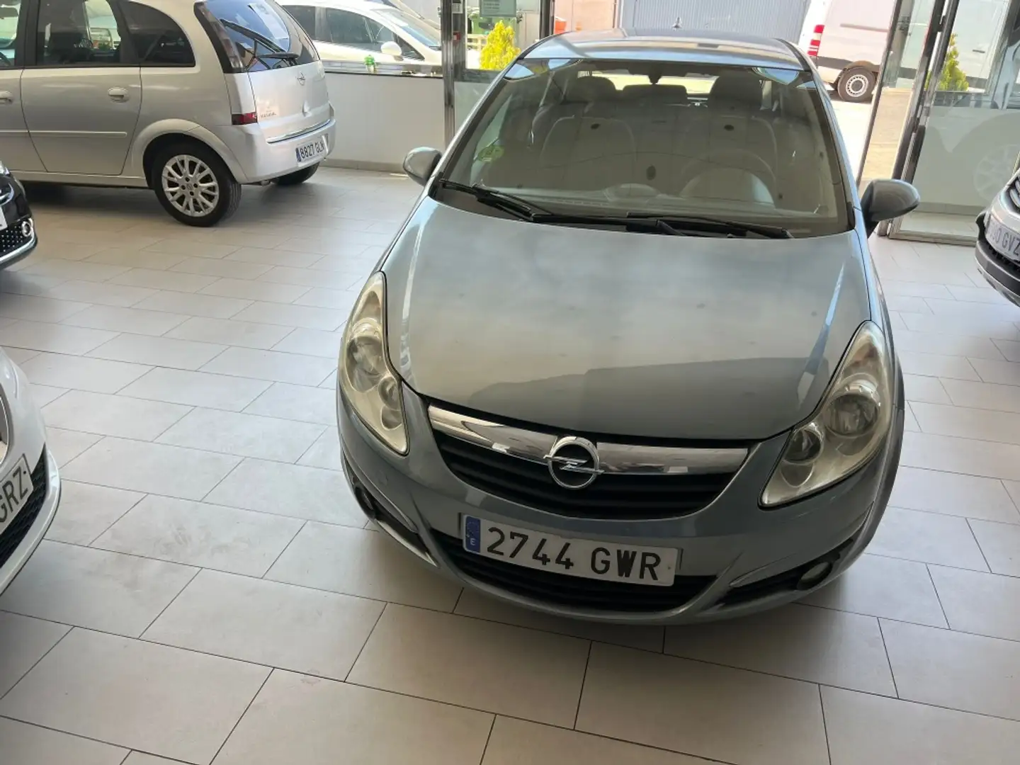 Opel Corsa 1.2 C Mon Plateado - 2
